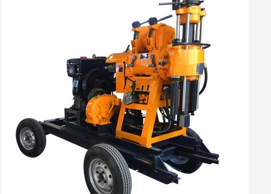 Mobile Easy Movement เครื่องยนต์ดีเซลไฮดรอลิก 200m Depth Soil Test Drilling Machine for Construction
