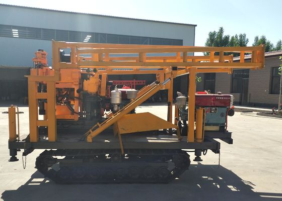 เครื่องยนต์ดีเซลไฮดรอลิก 65KW แท่นขุดเจาะแบบพกพาขนาด 200 เมตร