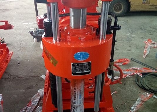 GK200 เครื่องเจาะขนาดเล็กพกพา ไฮดรอลิก 380v การทดสอบดิน สําหรับการเจาะแกนวิศวกรรม